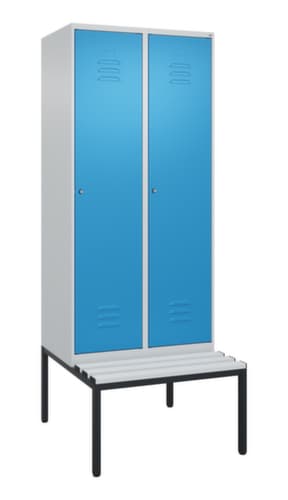C+P Armoire vestiaire avec banc Classic Plus pour une séparation en noir et blanc, largeur de compartiment 400 mm