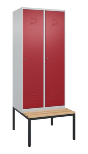 C+P Armoire vestiaire avec banc Classic Plus pour une séparation en noir et blanc, largeur de compartiment 400 mm