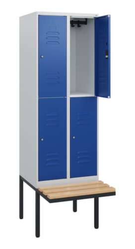 C+P Armoire vestiaire à deux niveaux Classic Plus avec banc, largeur de compartiment 300 mm