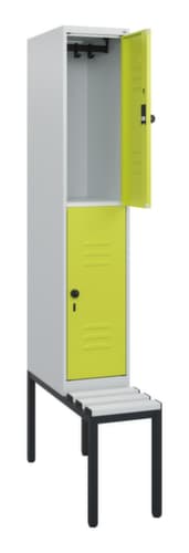 C+P Armoire vestiaire à deux niveaux Classic Plus avec banc, largeur de compartiment 300 mm