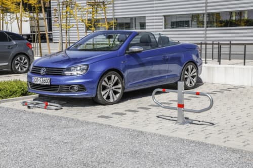 barrière de parking rabattable flexible, hauteur 600 mm, à cheviller