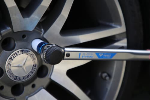 Brilliant Tools 3/8" torque wrench with rotary knob reversible ratchet head