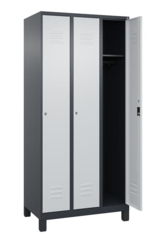 C+P Armoire vestiaire Classic Plus à 3 compartiments, largeur de compartiment 300 mm