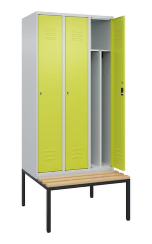 C+P Armoire vestiaire avec banc Classic Plus pour une séparation en noir et blanc, largeur de compartiment 300 mm